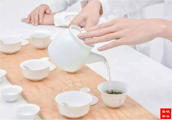 与你一道 细细品味茶的香气 与你一道 细细品味茶的香气
