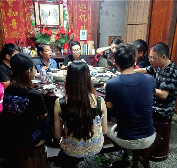 陪胡剑云先生西源夜饮